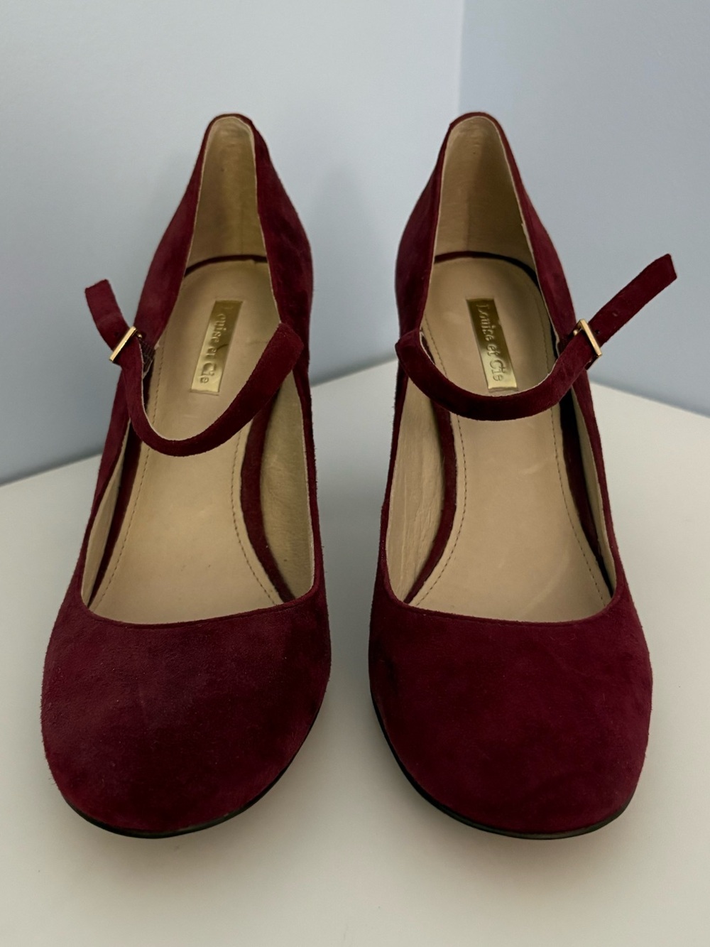 NEW Louise et Cie Women’s Mary Jane Suede Pumps in Burgundy - Classic Strap 8.5